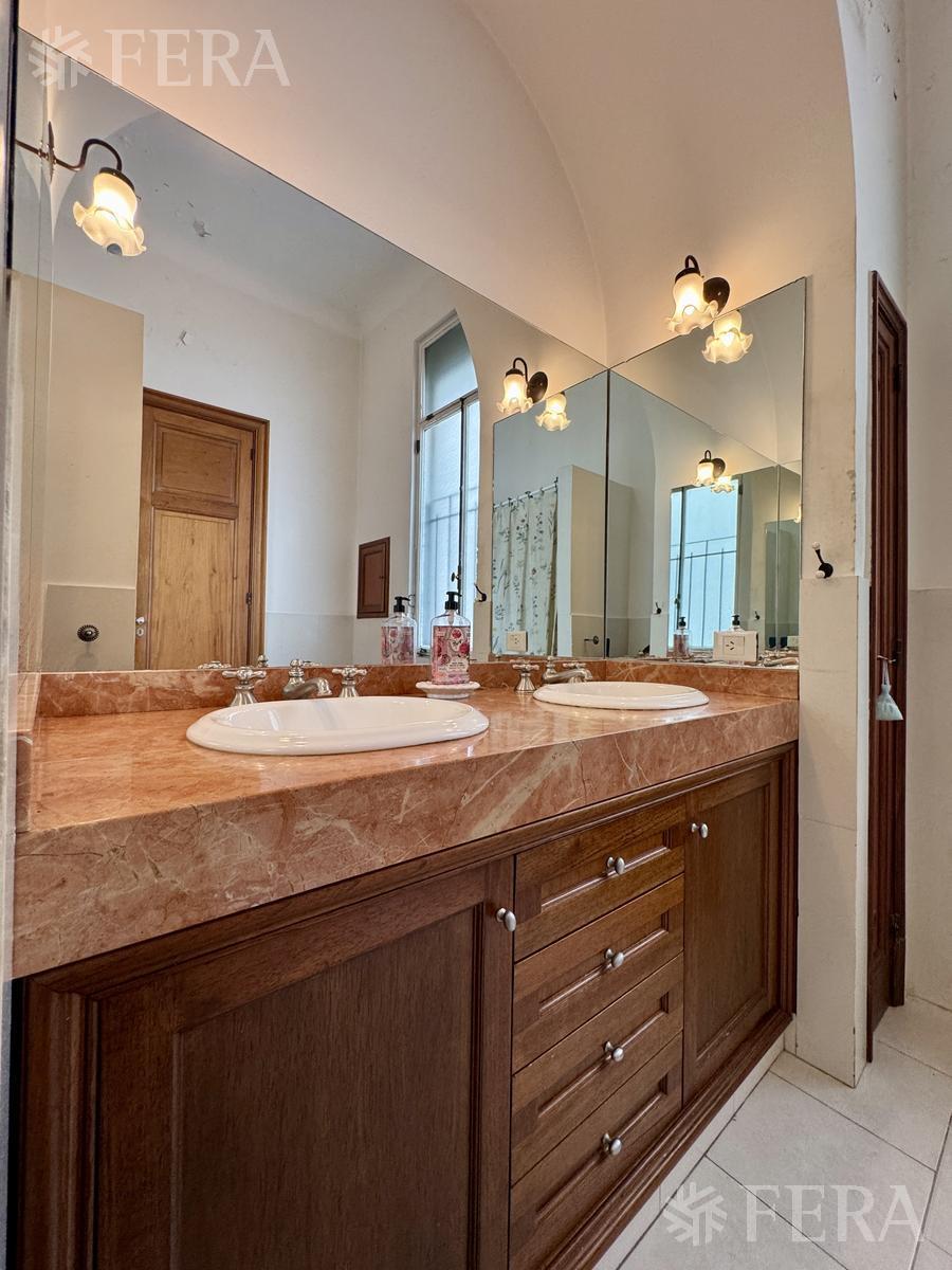 Venta Semipiso de 6 Ambientes con Cochera en Recoleta 4
