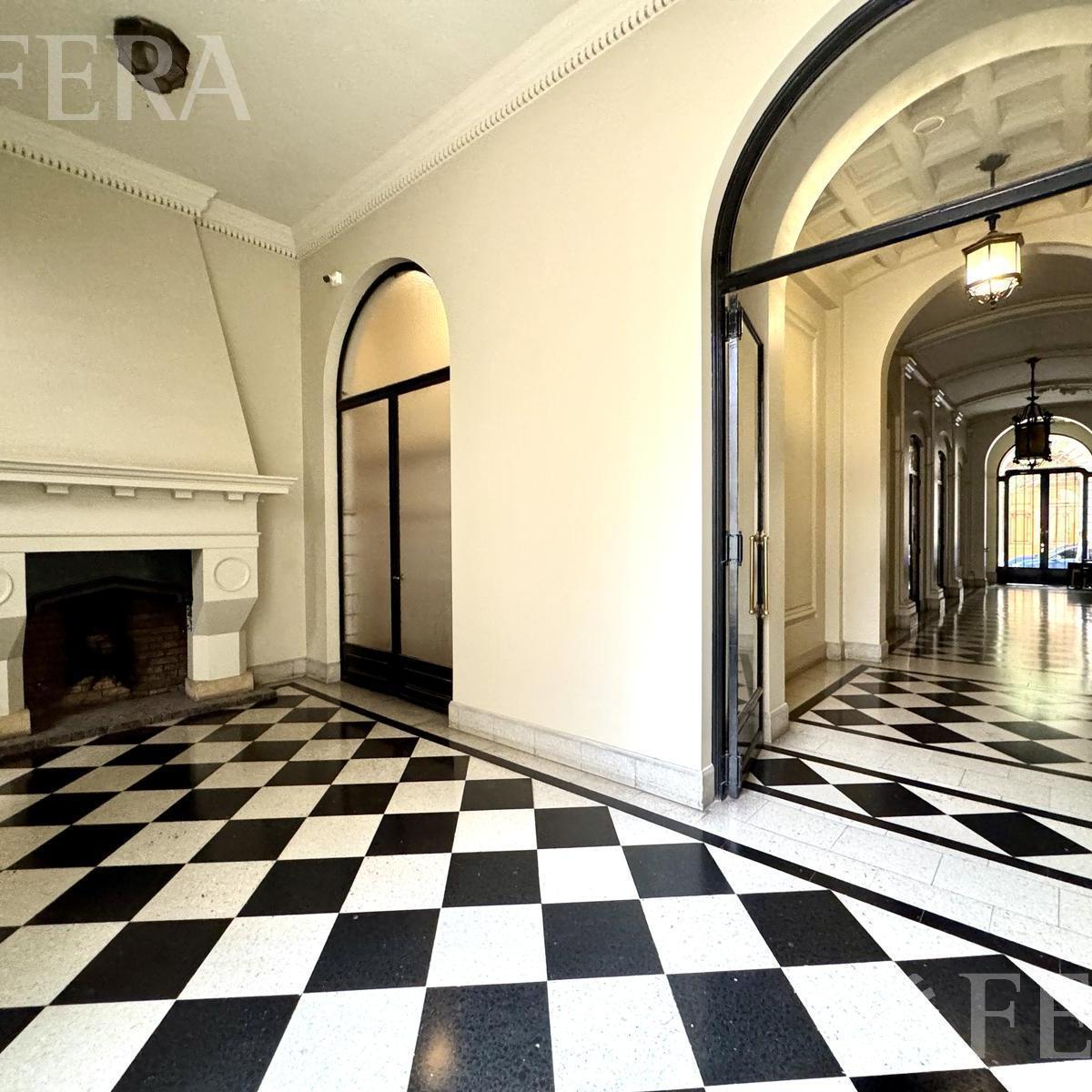 Venta Semipiso de 6 Ambientes con Cochera en Recoleta 5