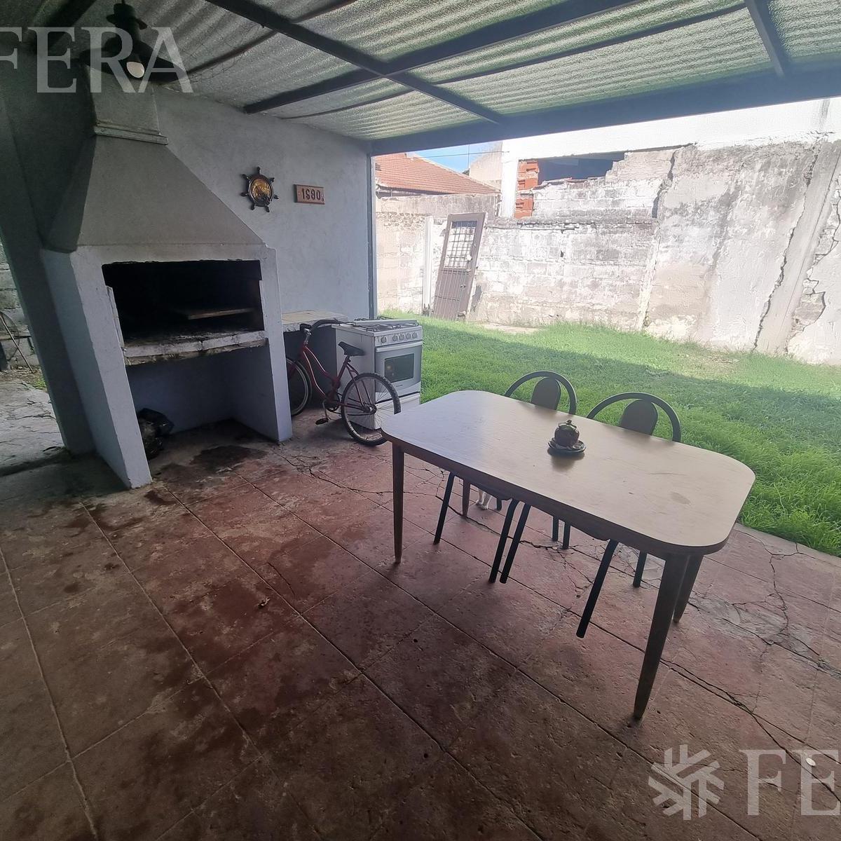 Venta de Casa 3 Ambientes con Cochera y Patio en Florencio Varela 4