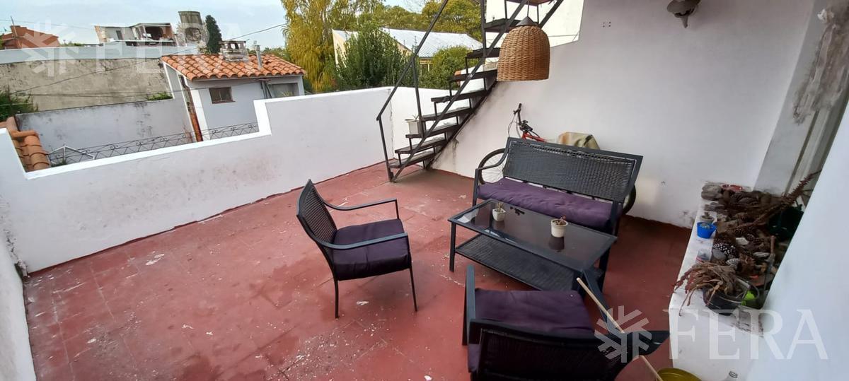 Venta PH 5 ambientes con balcón y terraza en Bernal Oeste (30253)