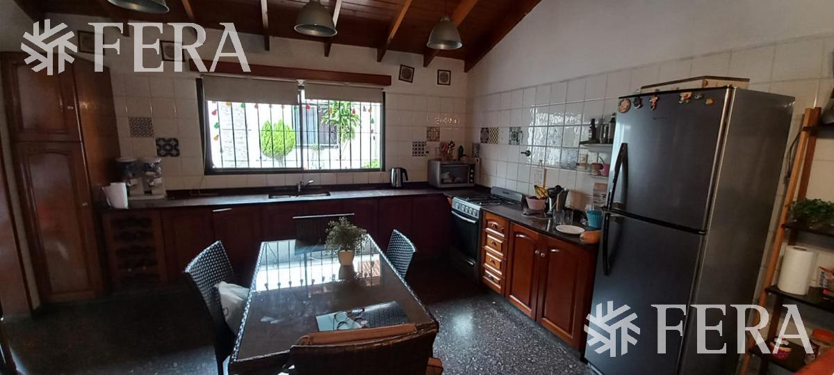 Casa de 5 Ambientes con Patio con Parrilla en Dock Sud 4
