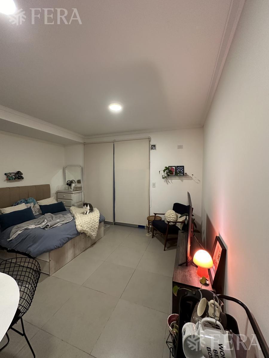 Venta monoambiente con balcón en Wilde