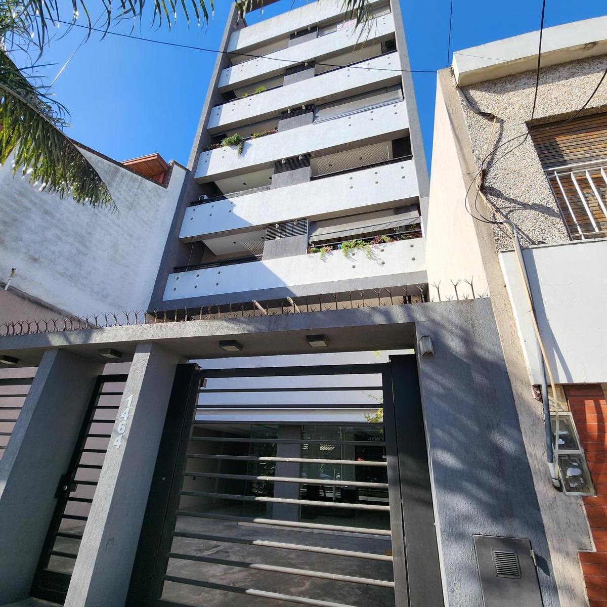 Venta de Departamento 2 Ambientes con Cochera en Quilmes 1