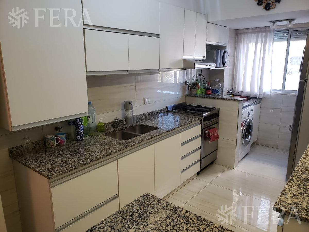 Venta departamento 3 ambientes con balcón en Wilde (31379)