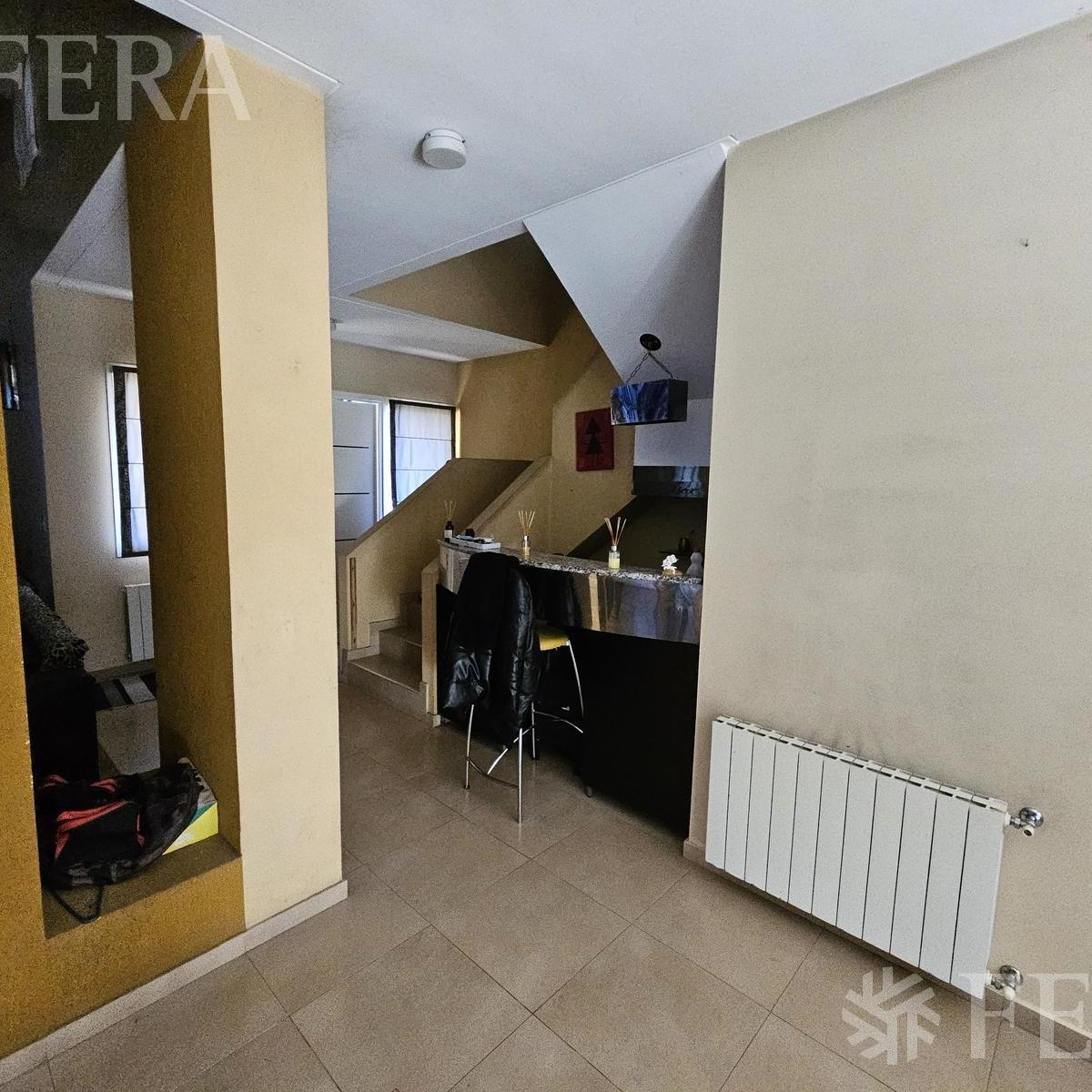Venta Casa de 5 Ambientes con Piscina en Village del Parque - Berazategui 2