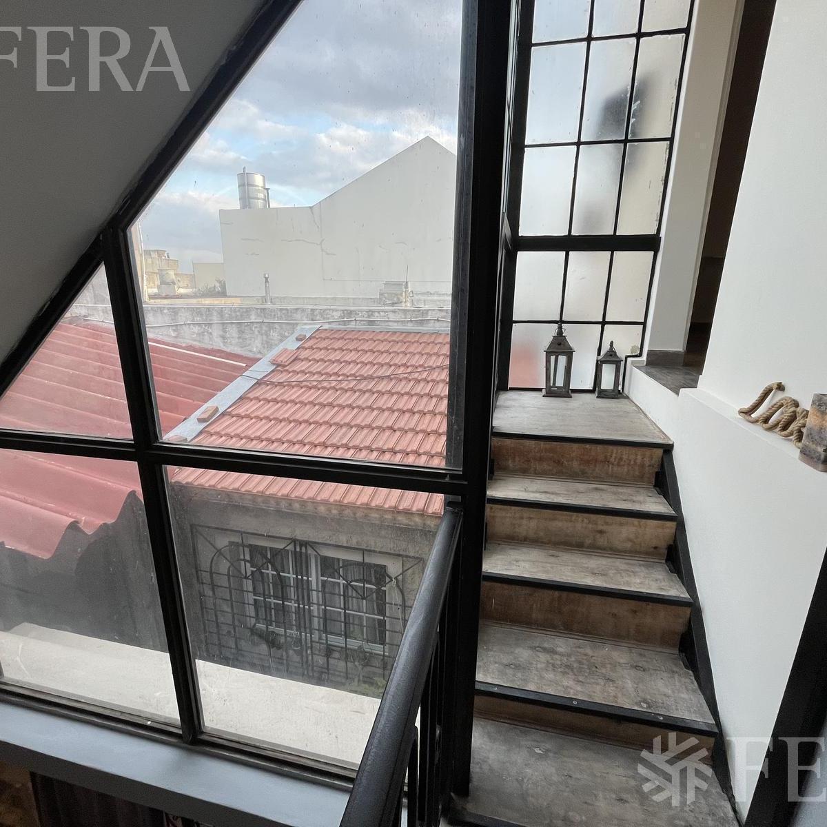 Foto de Venta de casa de 6 ambientes con cochera y piscina en Sarandí, imagen 4