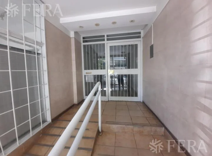Venta departamento 4 ambientes con balcón y baulera en Chacarita 3