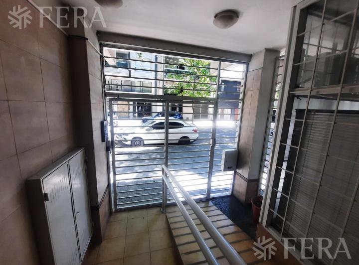 Venta departamento 4 ambientes con balcón y baulera en Chacarita 5