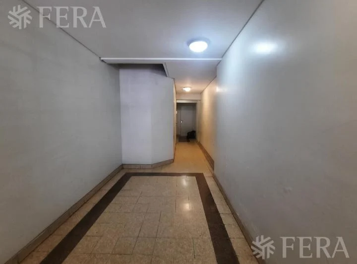Venta departamento 4 ambientes con balcón y baulera en Chacarita 3