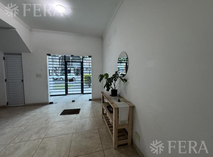 Venta departamento 2 ambientes con balcón en Bernal Este 5