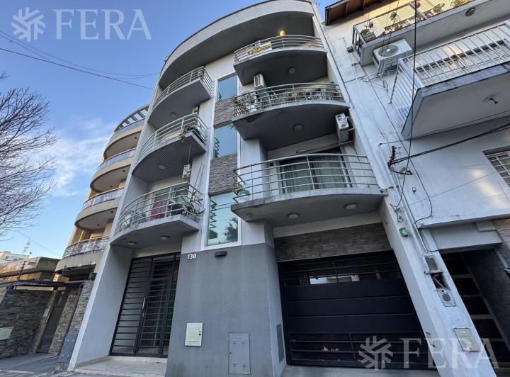 Venta departamento 2 ambientes con balcón en Bernal Este 2