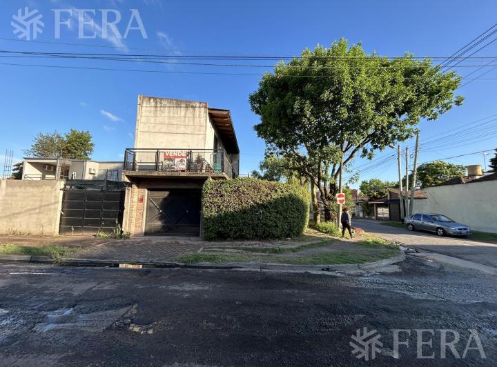 Venta de casa 4 ambientes con cochera en Berazategui 4
