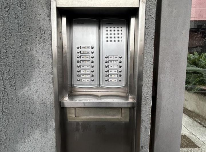 Venta de departamento 2 ambientes con balcón en Berazategui 1