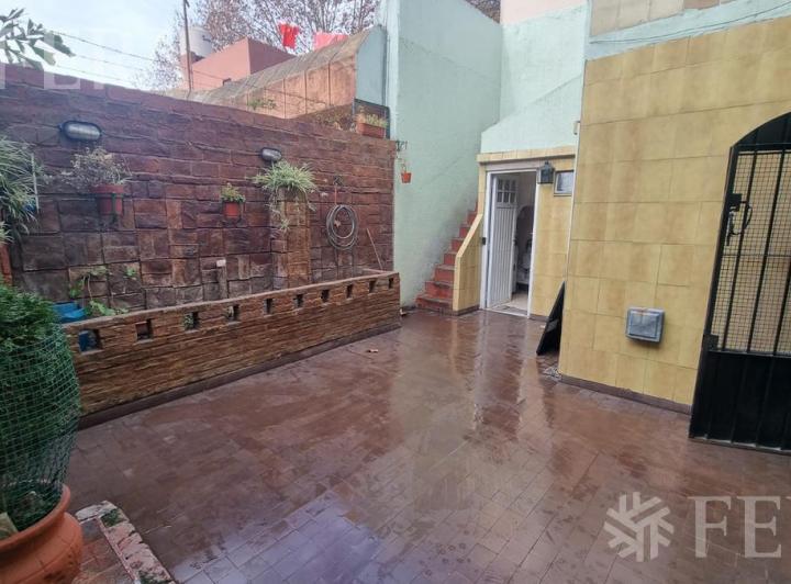 Venta casa 5 ambientes con cochera, patio con parrilla y terraza en Don Bosco