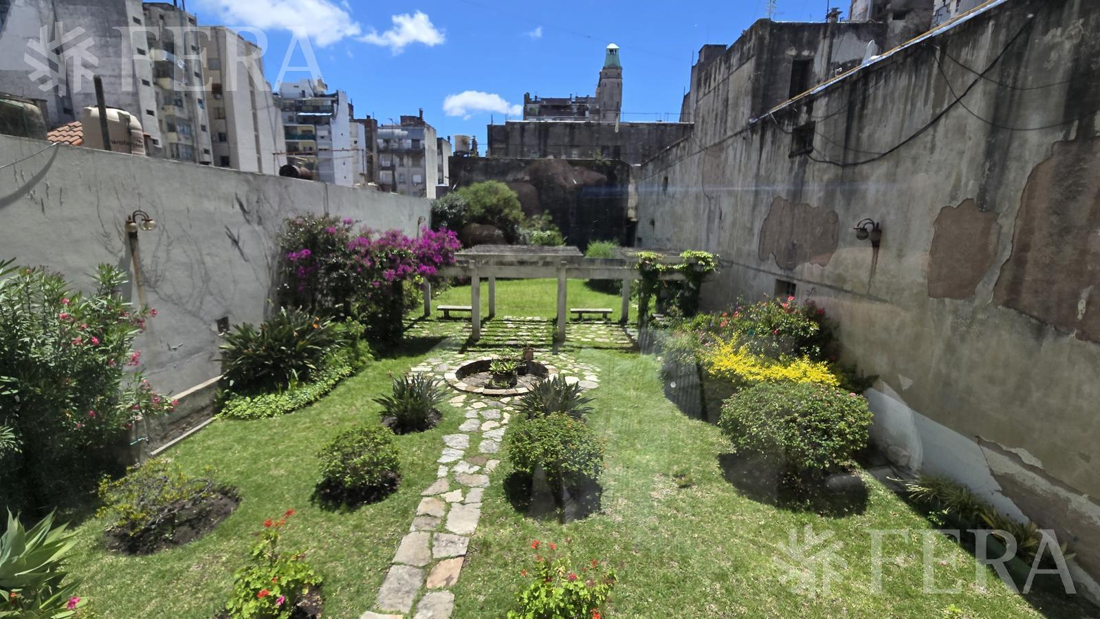 Venta departamento 3 ambientes con balcón en Balvanera