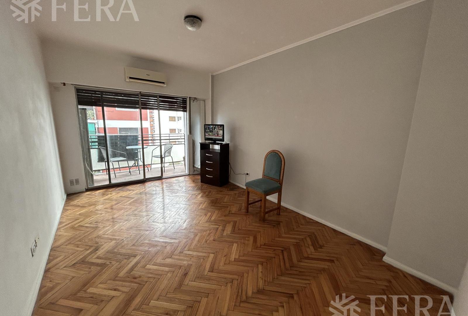 Venta departamento 2 ambientes con balcón en Avellaneda
