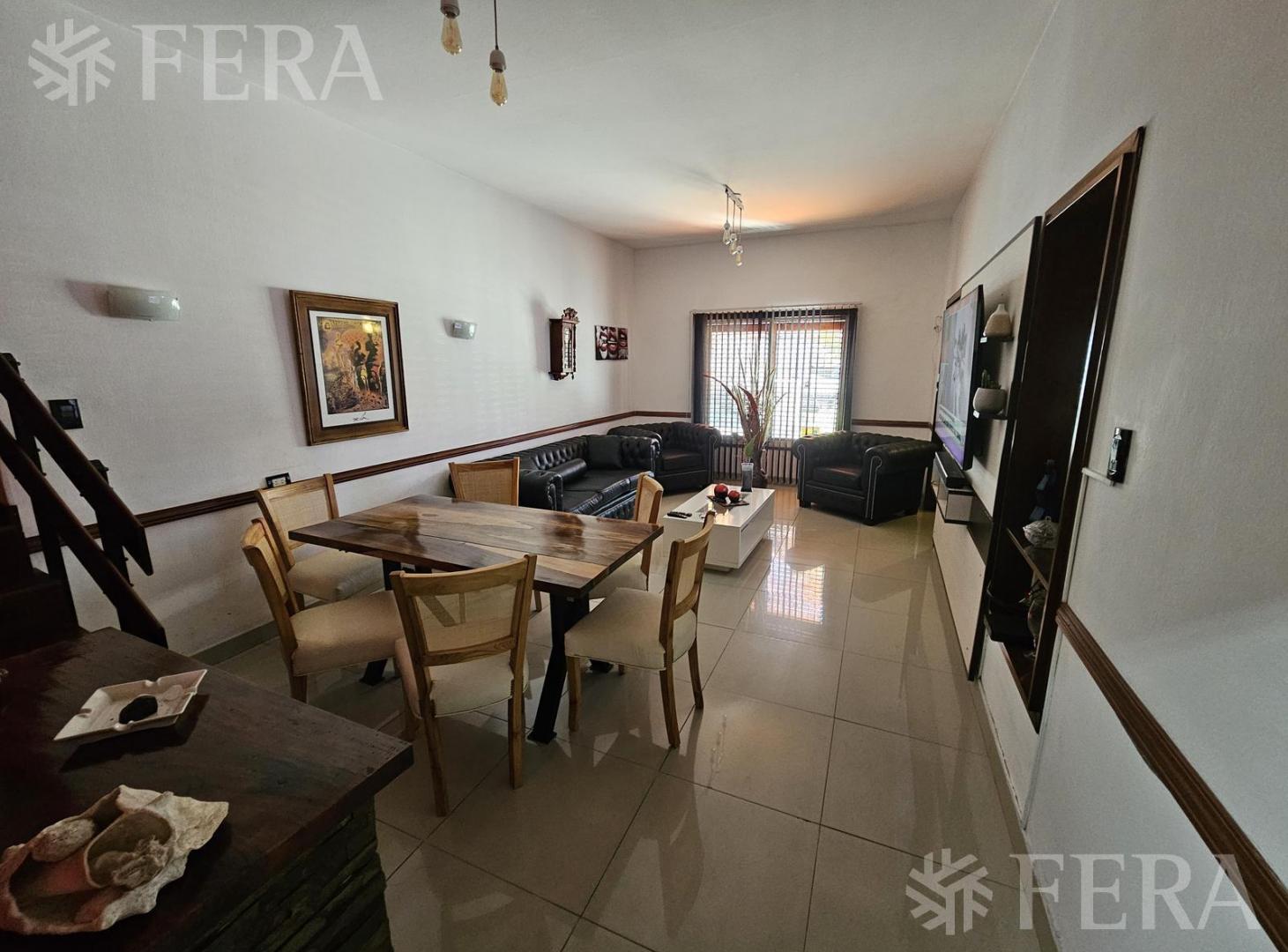 Venta casa 6 ambientes con cochera y quincho en Avellaneda