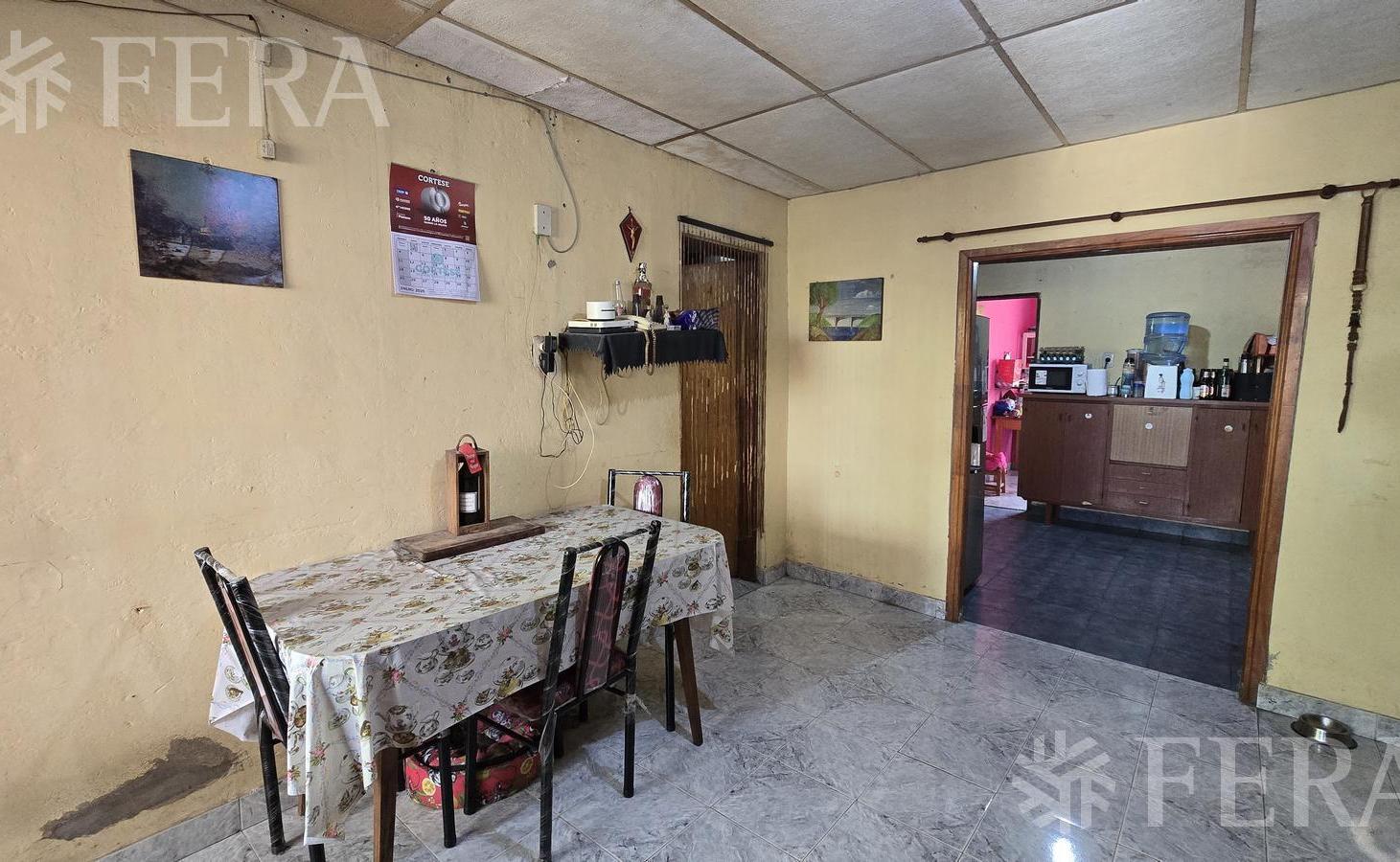 Venta casa 4 ambientes con cochera en Monte Chingolo
