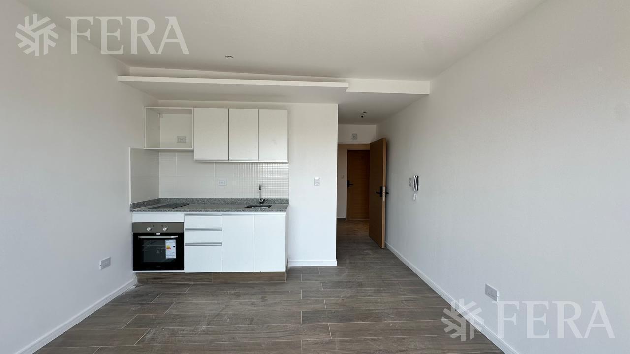 Venta monoambiente con balcón en San Cristobal