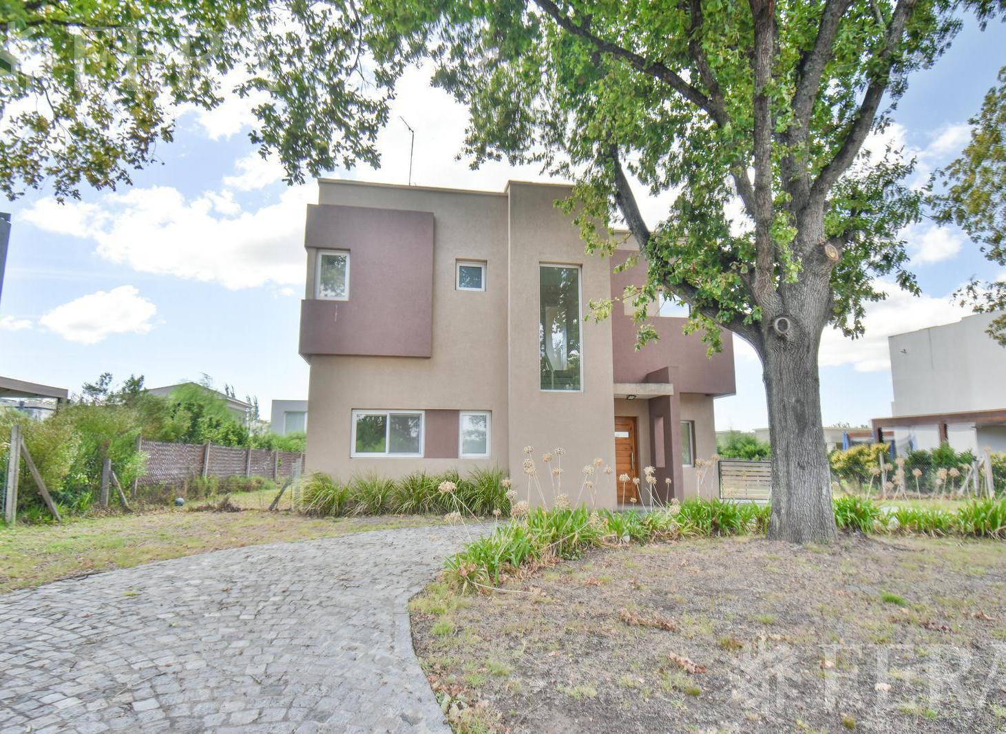 Venta de Casa 4 ambientes en Guillermo E Hudson