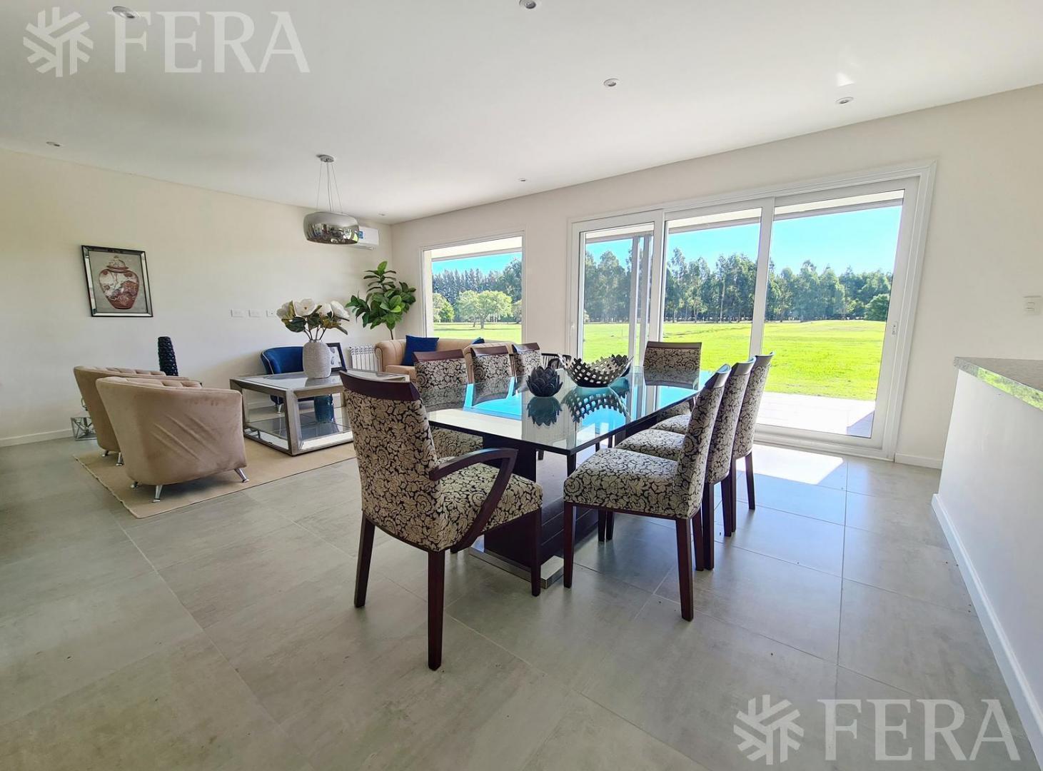 Foto de Venta de casa de 5 ambientes con fondo a golf en Haras del Sur II - La, imagen 4