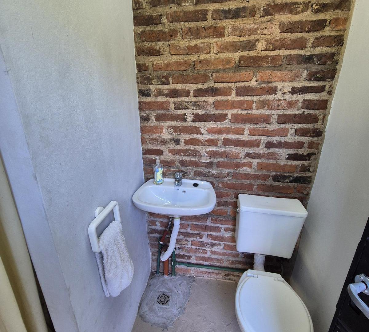 Venta PH 4 ambientes con patio y piscina en Wilde