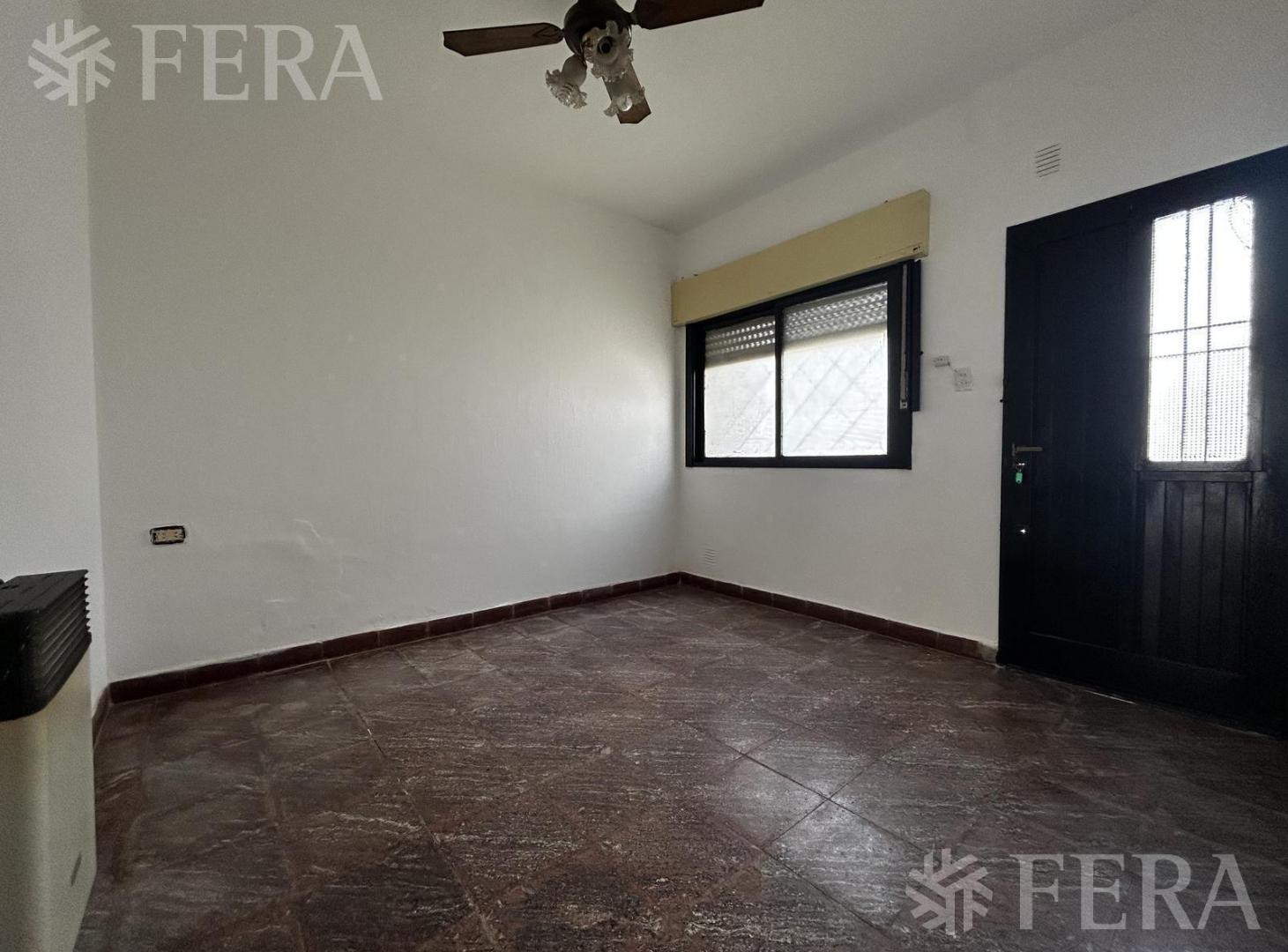 Venta PH 3 ambientes con patio en Villa La Florida