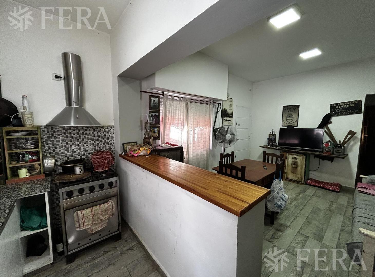 Venta de PH con patio en Bernal Oeste