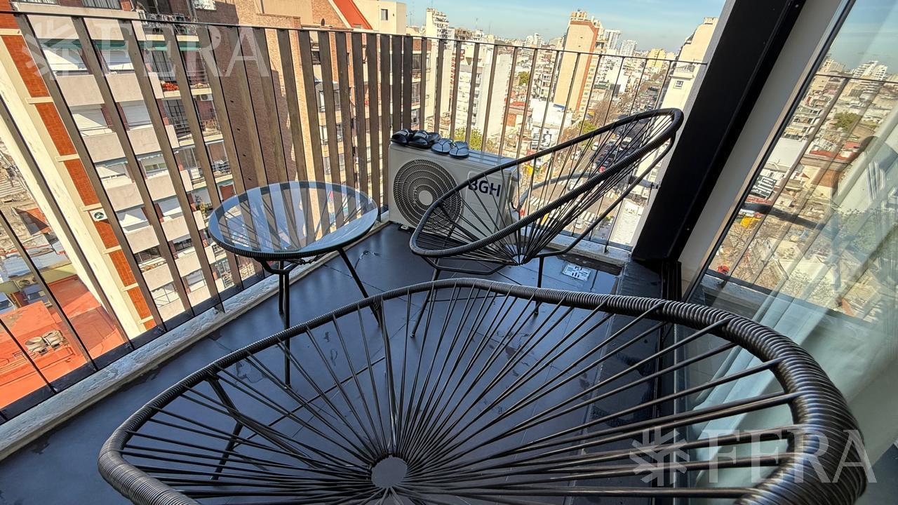 Venta monoambiente amoblado con balcón en san cristobal