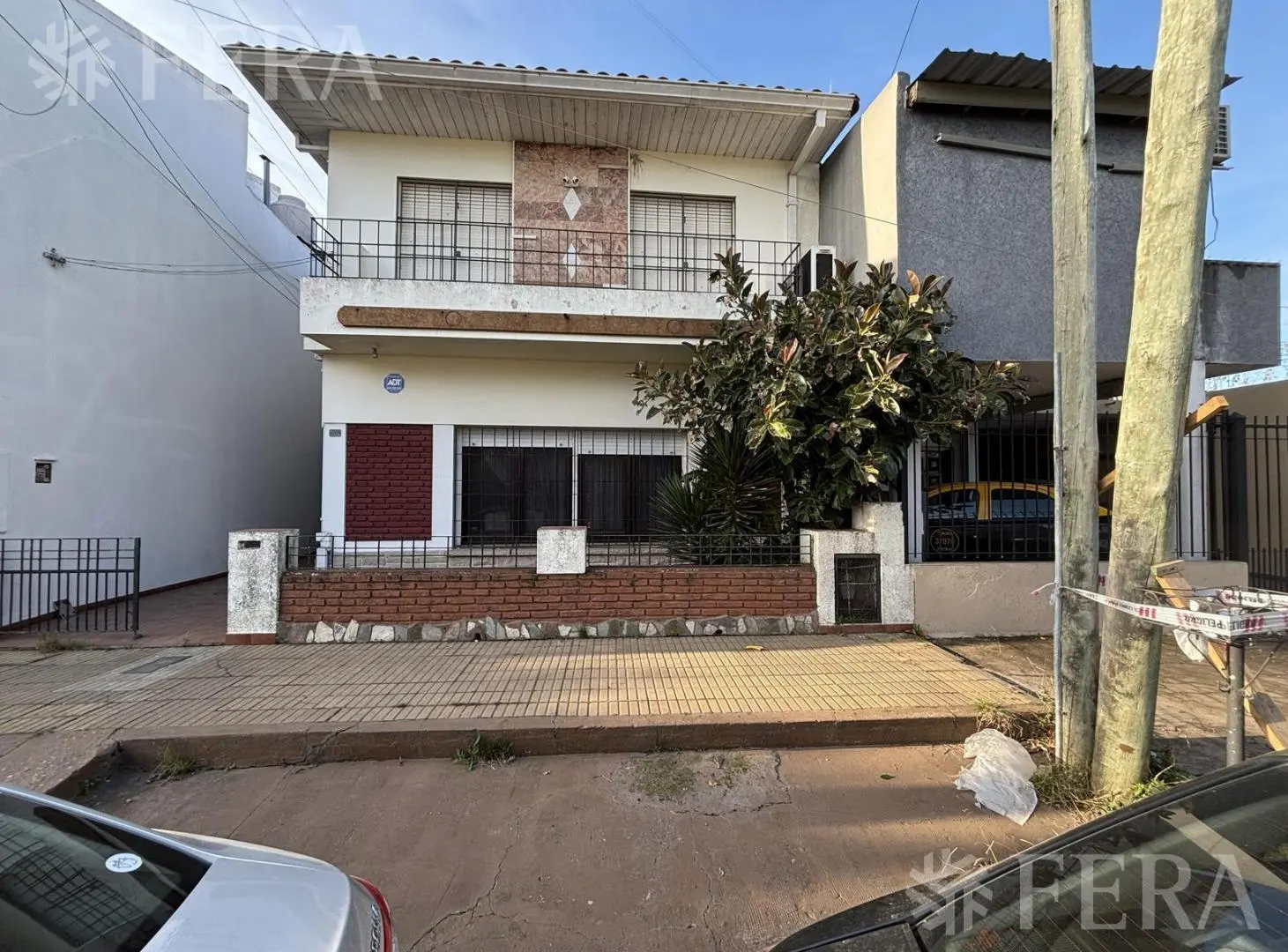 Venta de Casa 6 ambientes con cochera en Bernal Oeste 4