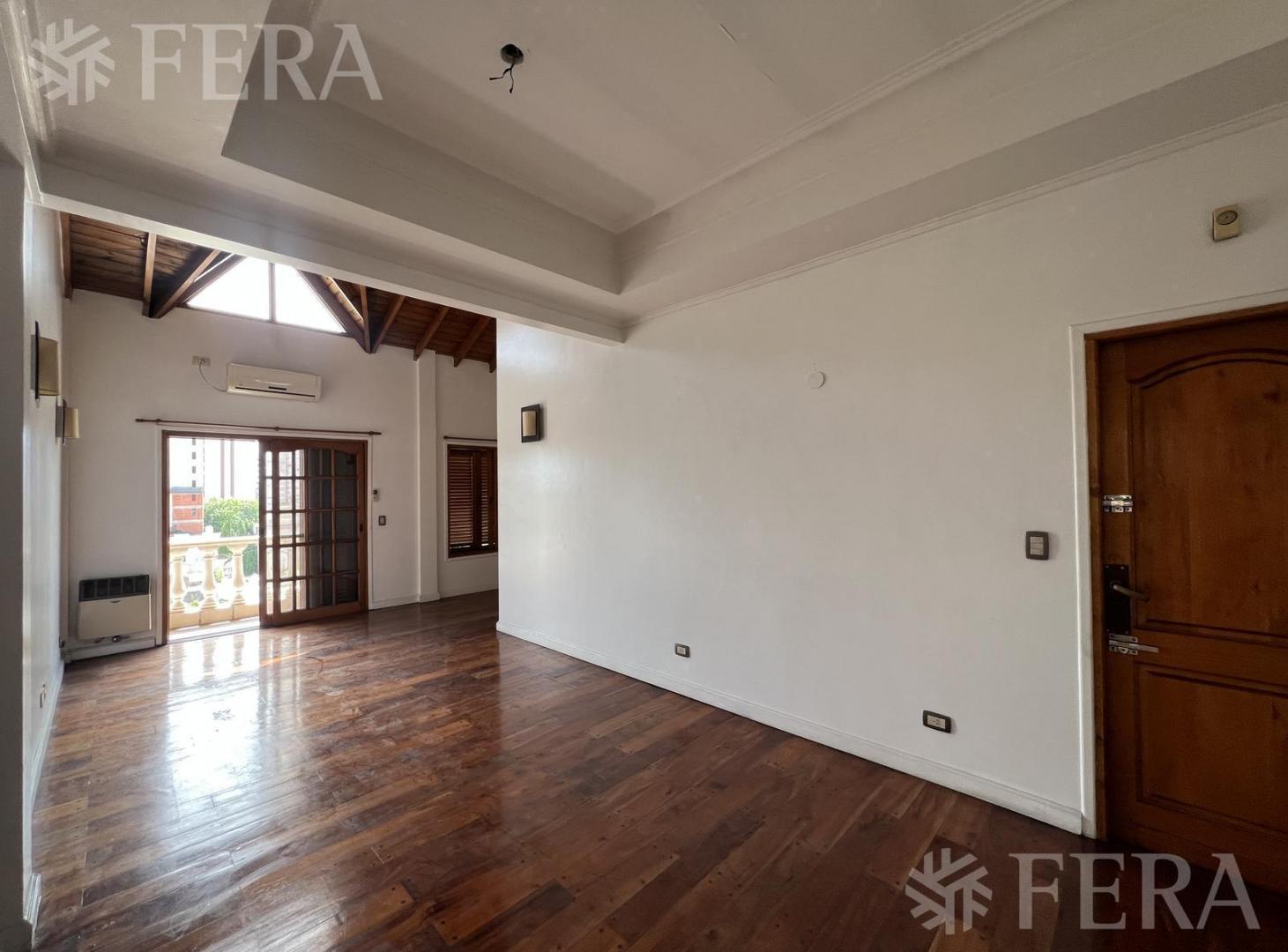 Venta departamento 4 ambientes con balcón en Wilde