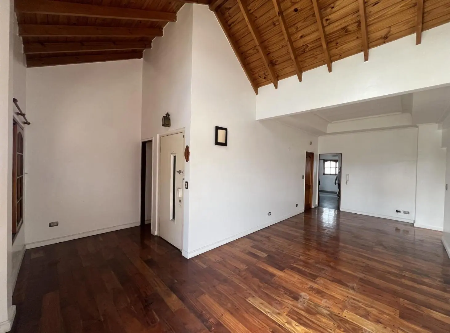 Venta departamento 4 ambientes con balcón en Wilde 3