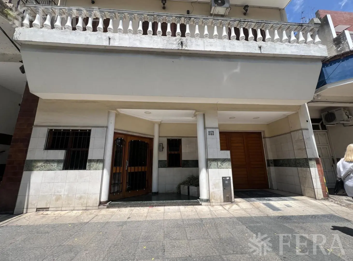Venta departamento 4 ambientes con balcón en Wilde 4