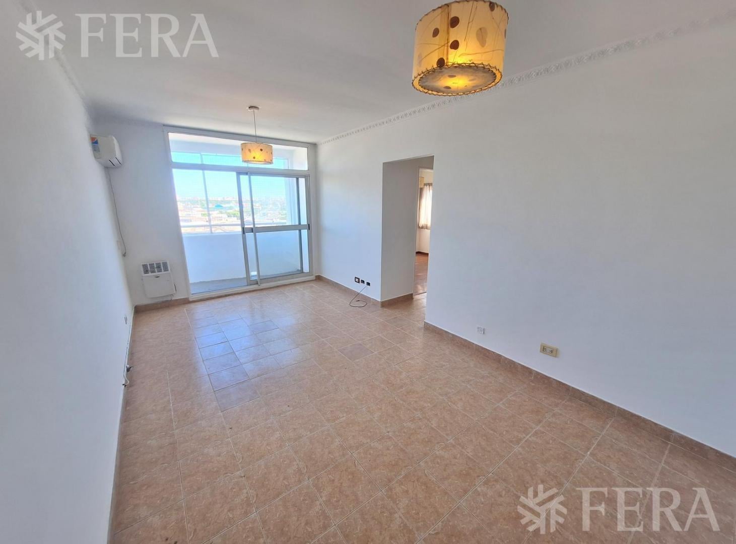 Venta departamento 3 ambientes con balcón en Avellaneda