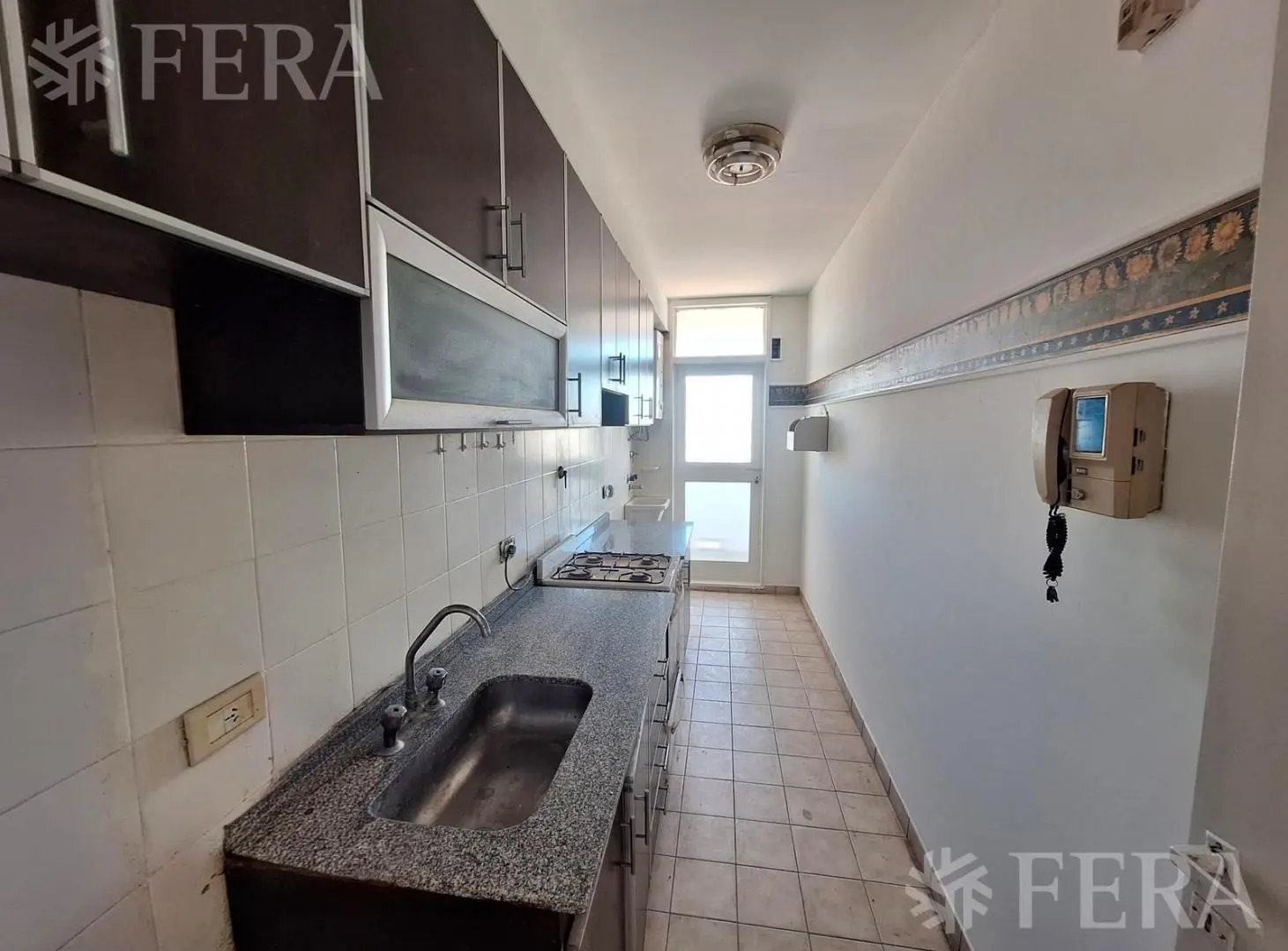 Venta departamento 3 ambientes con balcón en Avellaneda 3
