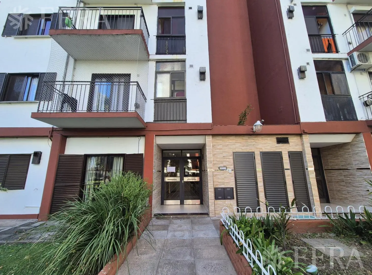 Venta departamento 3 ambientes con balcón en Wilde 3
