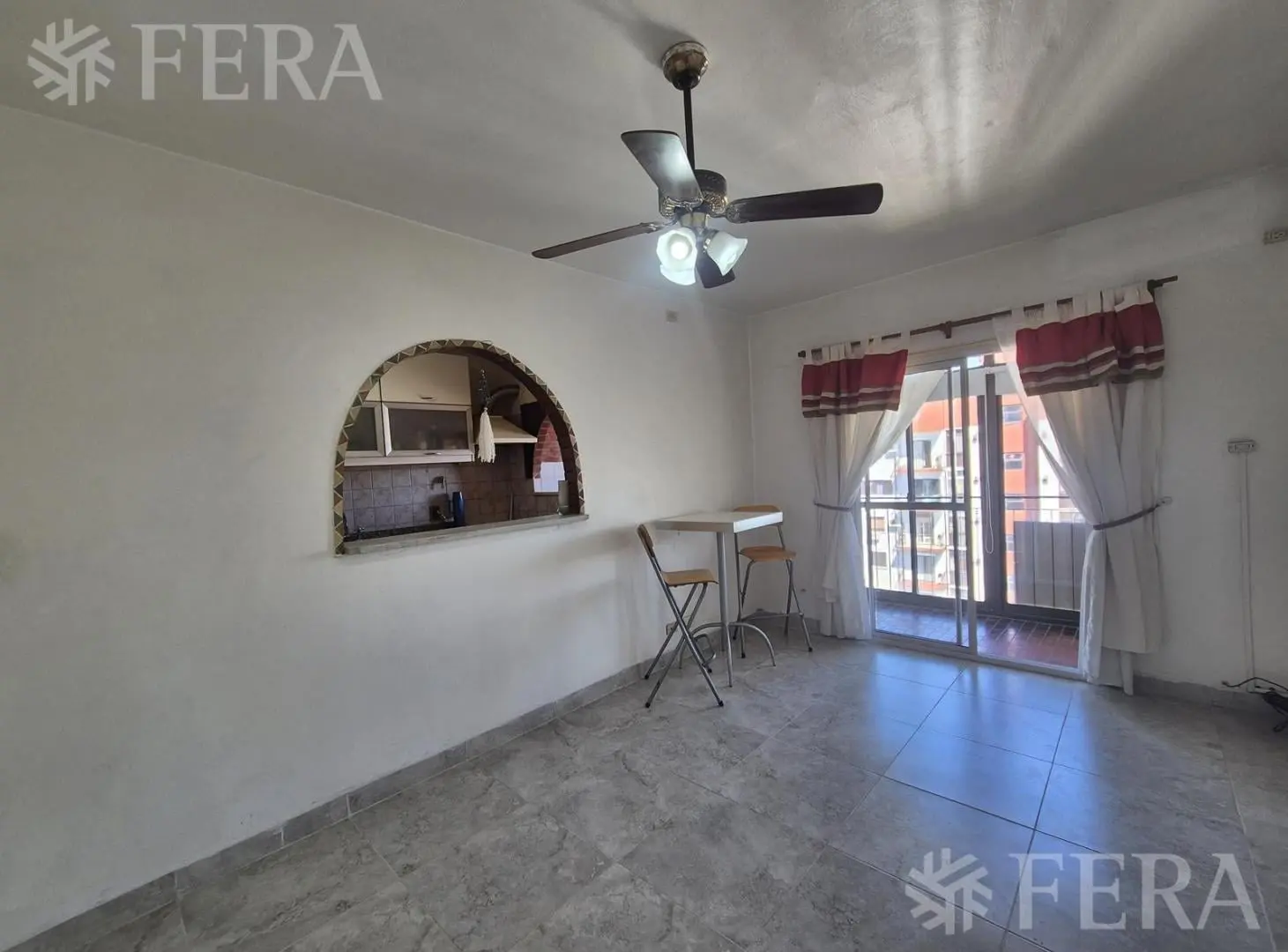 Venta departamento 3 ambientes con balcón en Wilde 2