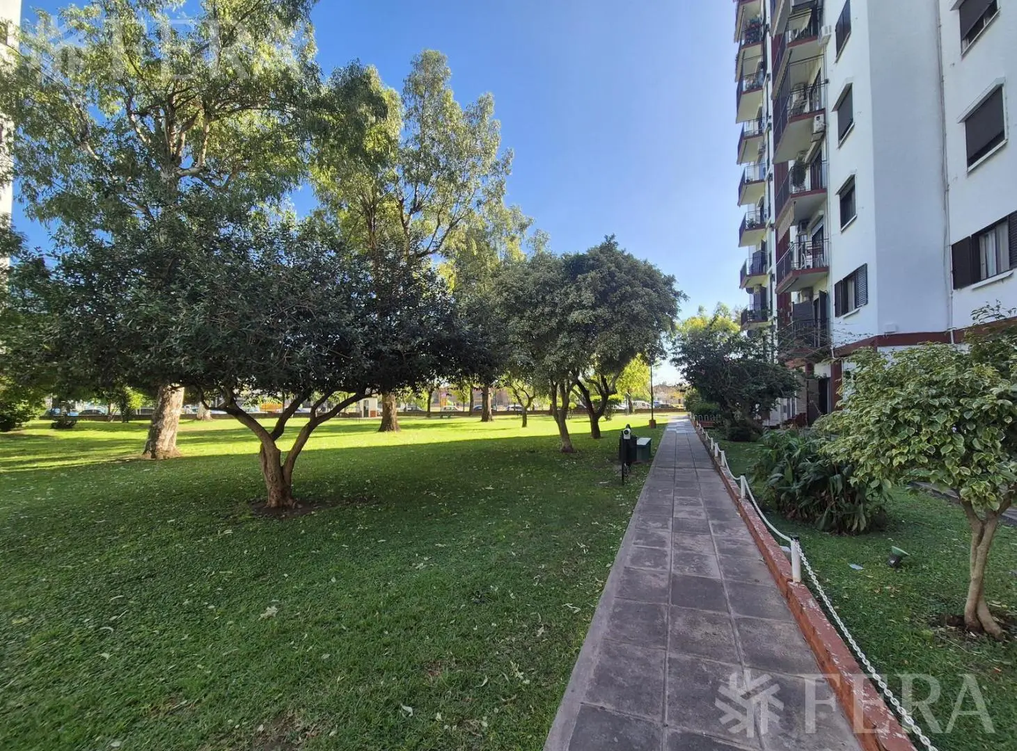 Venta departamento 3 ambientes con balcón en Wilde 1