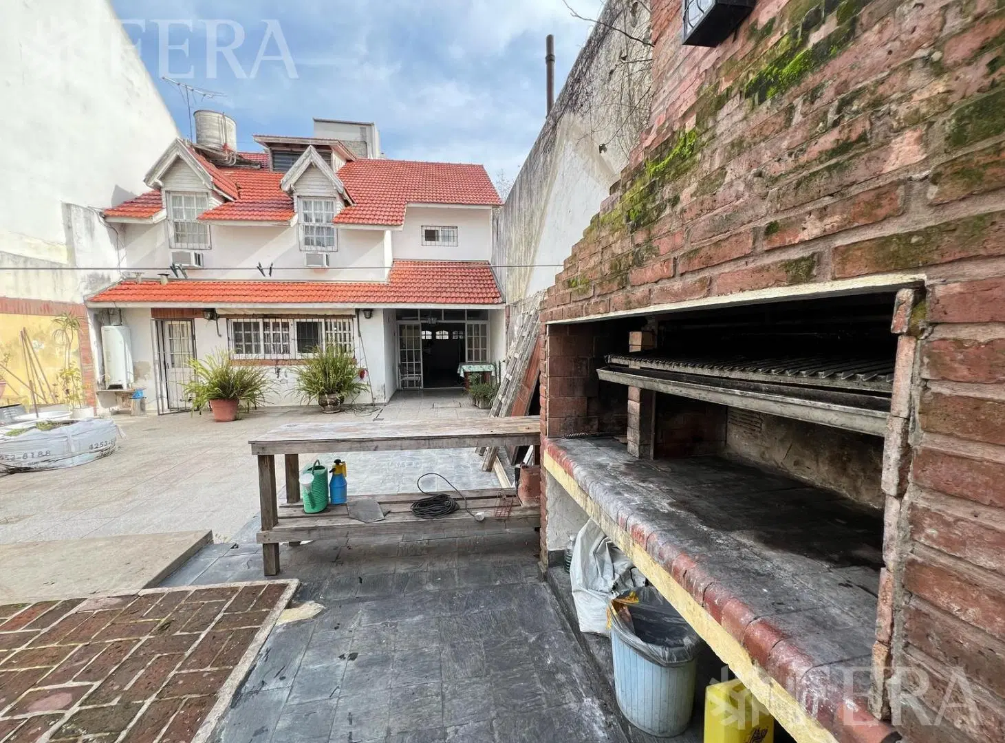 Venta de Casa 4 ambientes con Piscina y Cochera en Quilmes Centro 5