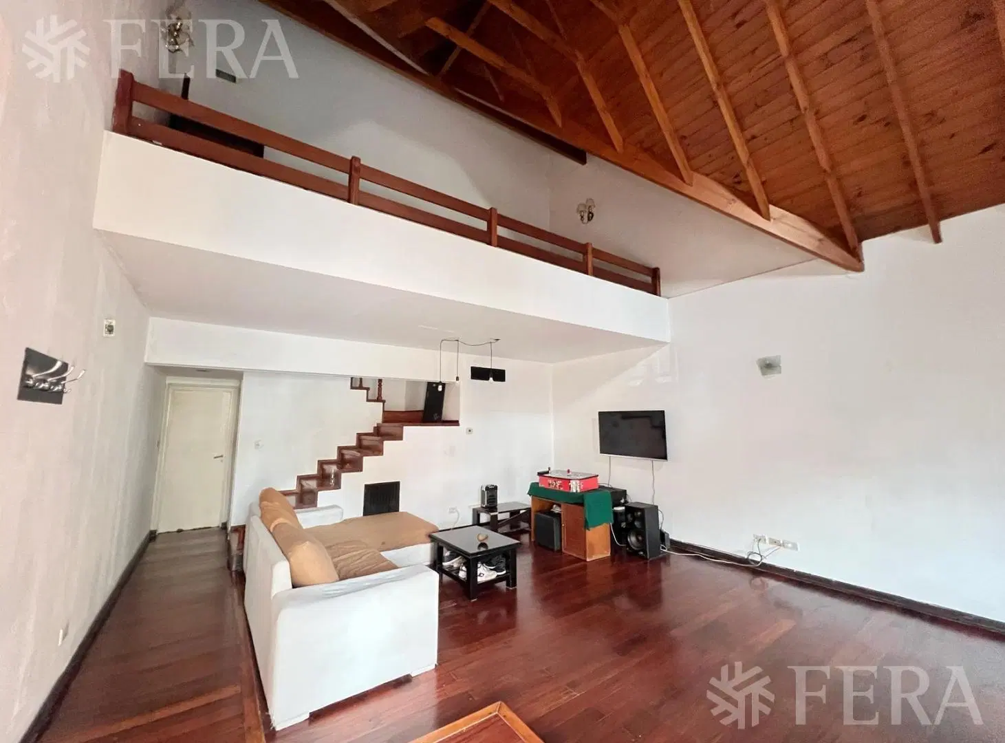 Venta de Casa 4 ambientes con Piscina y Cochera en Quilmes Centro 1