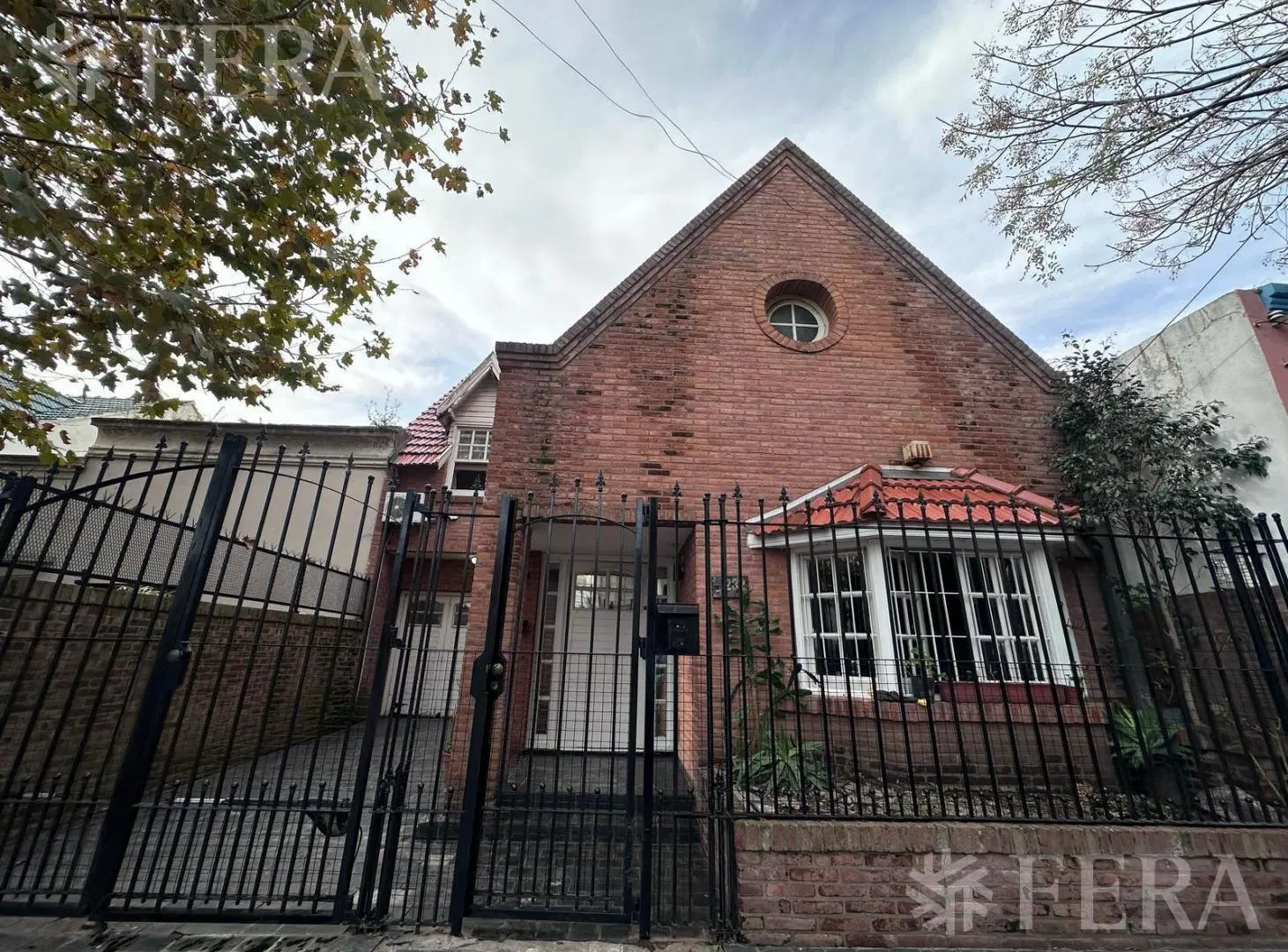 Venta de Casa 4 ambientes con Piscina y Cochera en Quilmes Centro 4