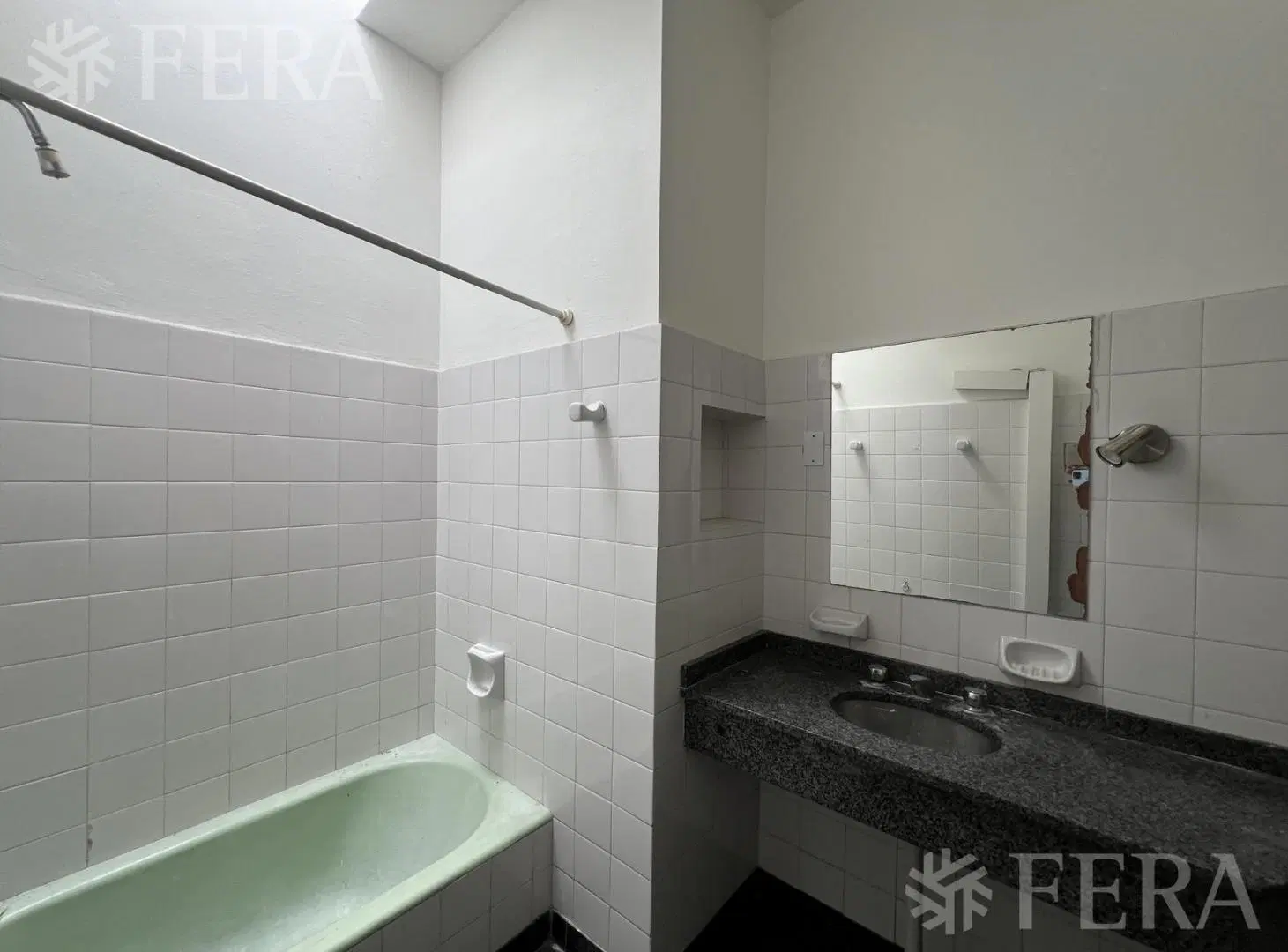 Venta casa 3 ambientes con patio en Wilde 8