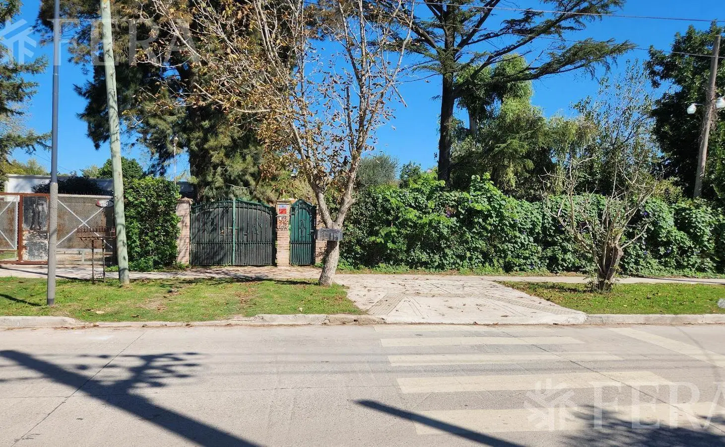 Venta casa 4 ambientes con piscina en Glew 1