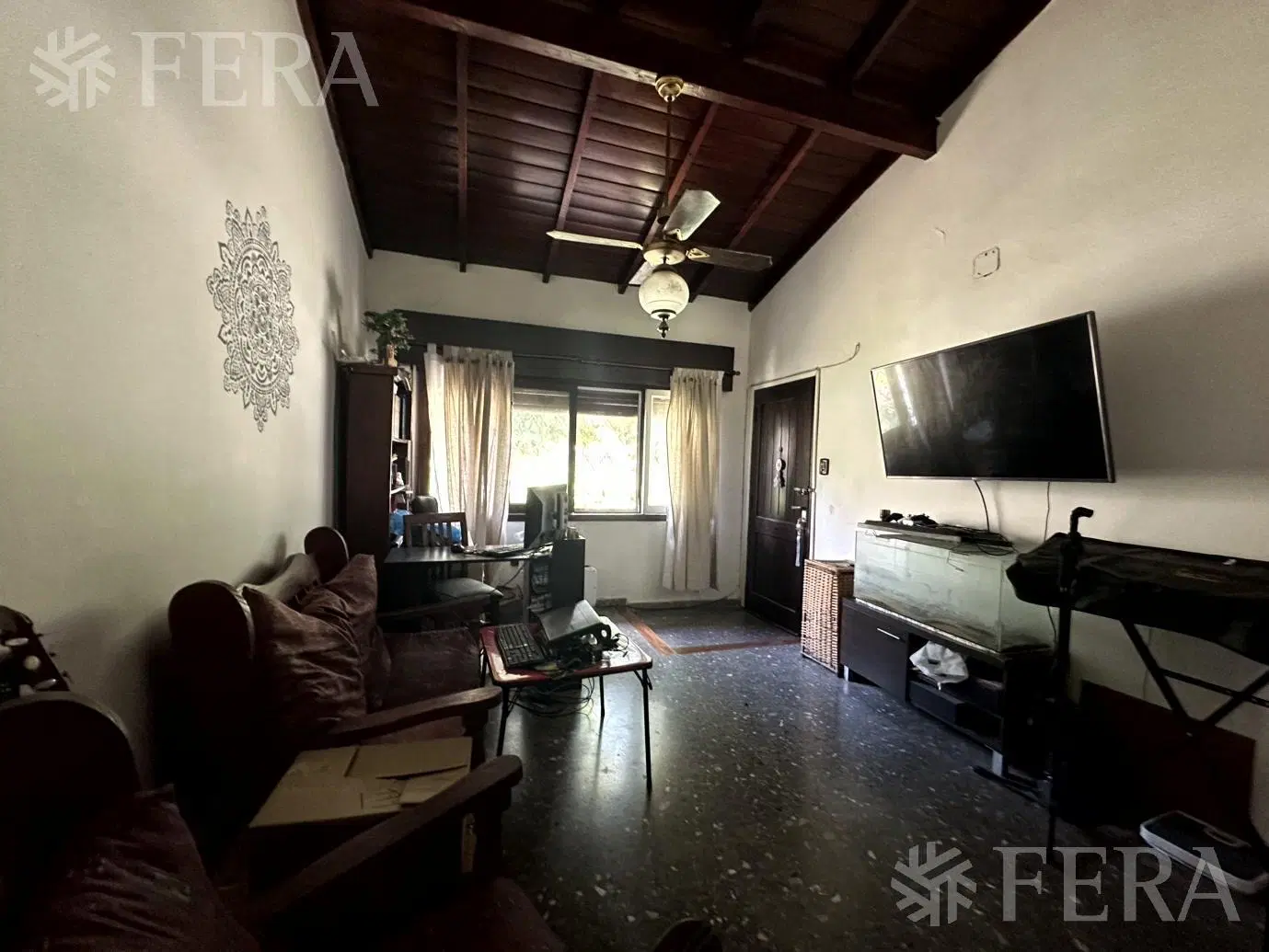 Venta casa 4 ambientes con cochera y jardín en Wilde 3