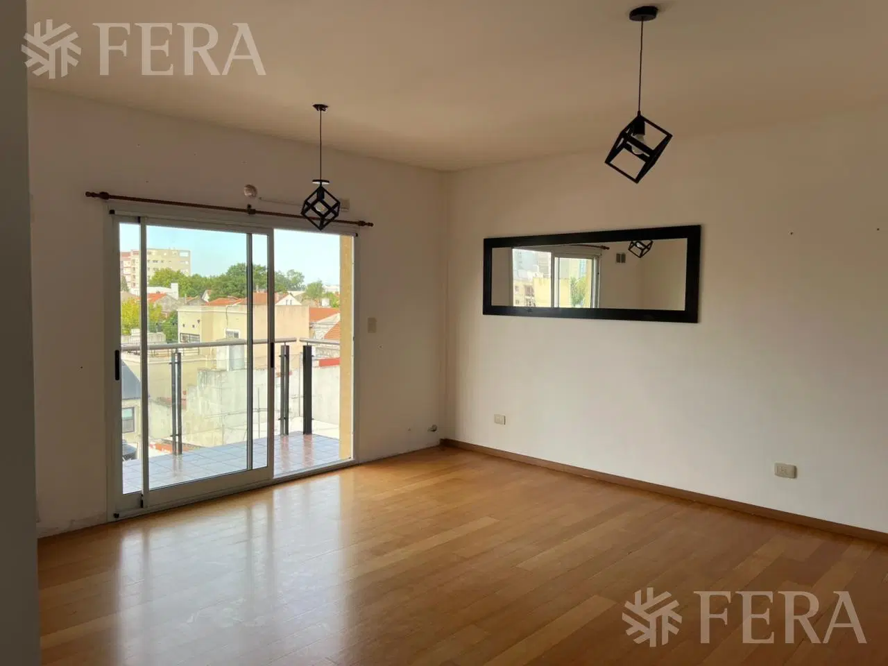 Venta departamento 2 ambientes con balcón y cochera en Wilde 3