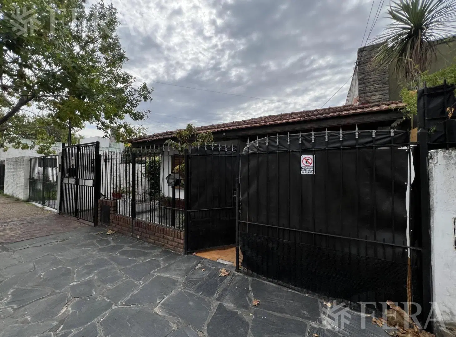 Venta PH 3 ambientes con cochera y patio en Quilmes 2