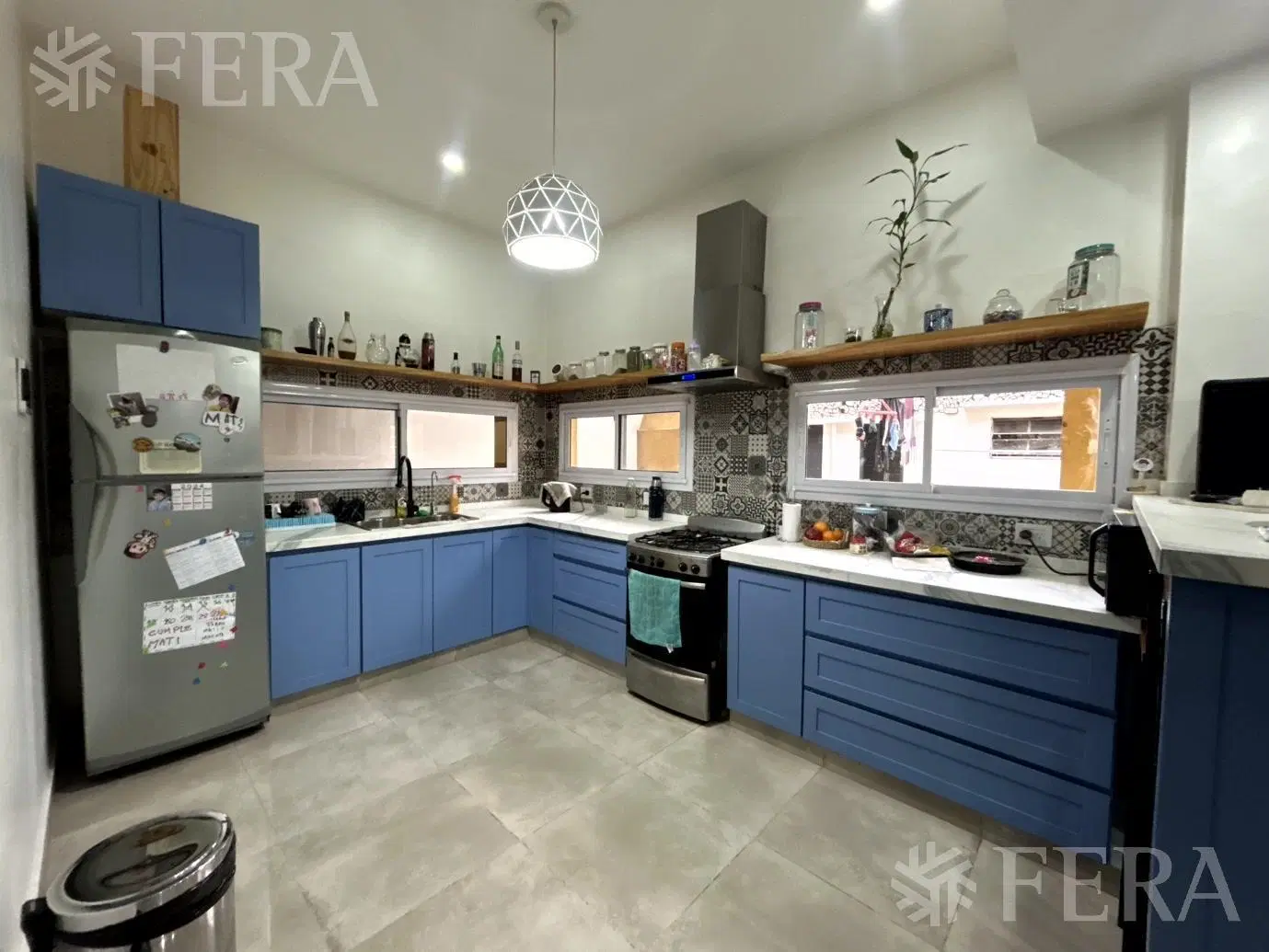 Venta casa 4 ambientes con cochera y patio en Wilde 4