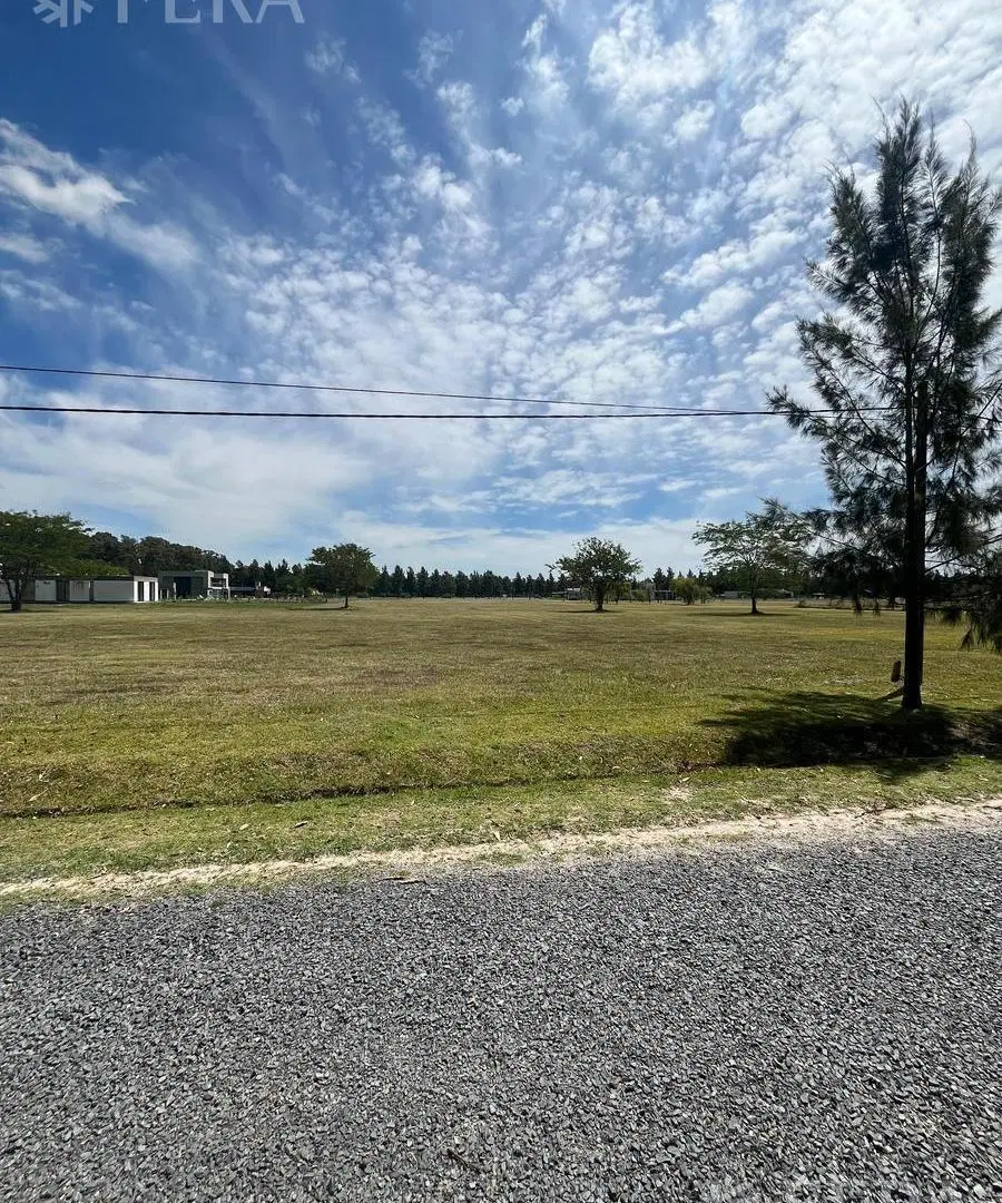 Venta de terreno de 2490 m2 en Campos de Roca II 4