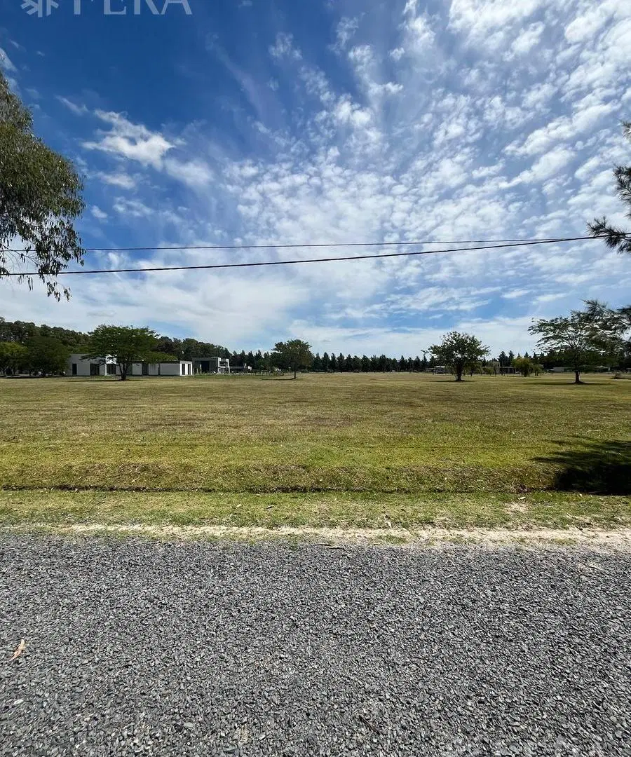 Venta de terreno de 2490 m2 en Campos de Roca II 2