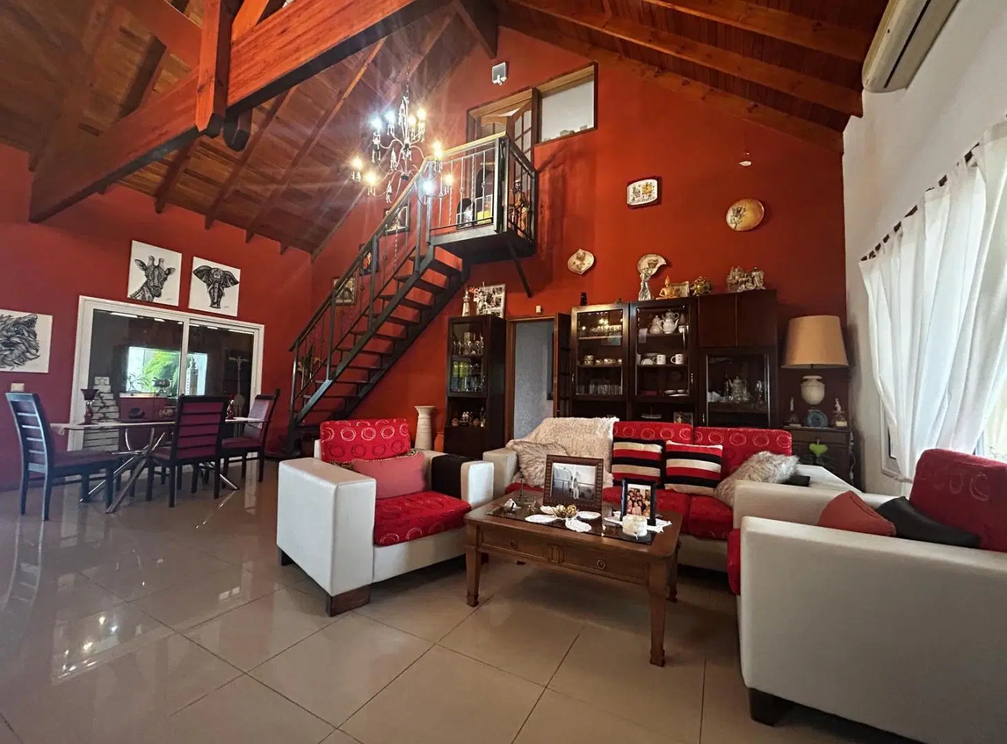 Venta Casa de 6 ambientes con cochera, galería y piscina en Haras del Sur I-La plata 3
